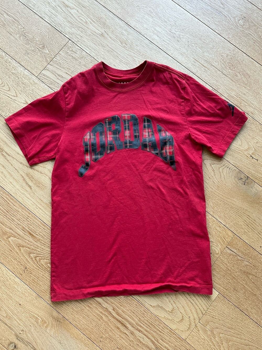 Nike Air Jordan Essentials Holiday Size Small Men's Crew T-Shirt DV1433 612 Red